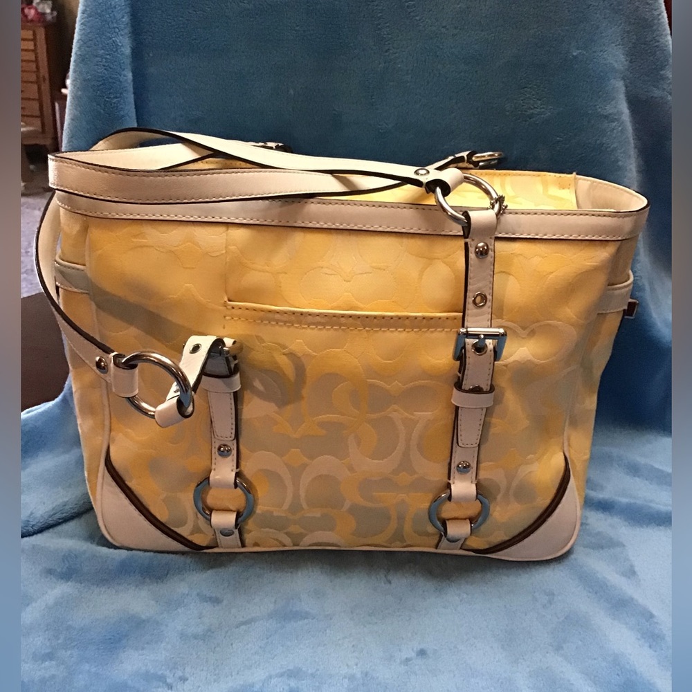 COACH BLEEKER PRESTON SHOULDER BAG  D1059-F15669 2010